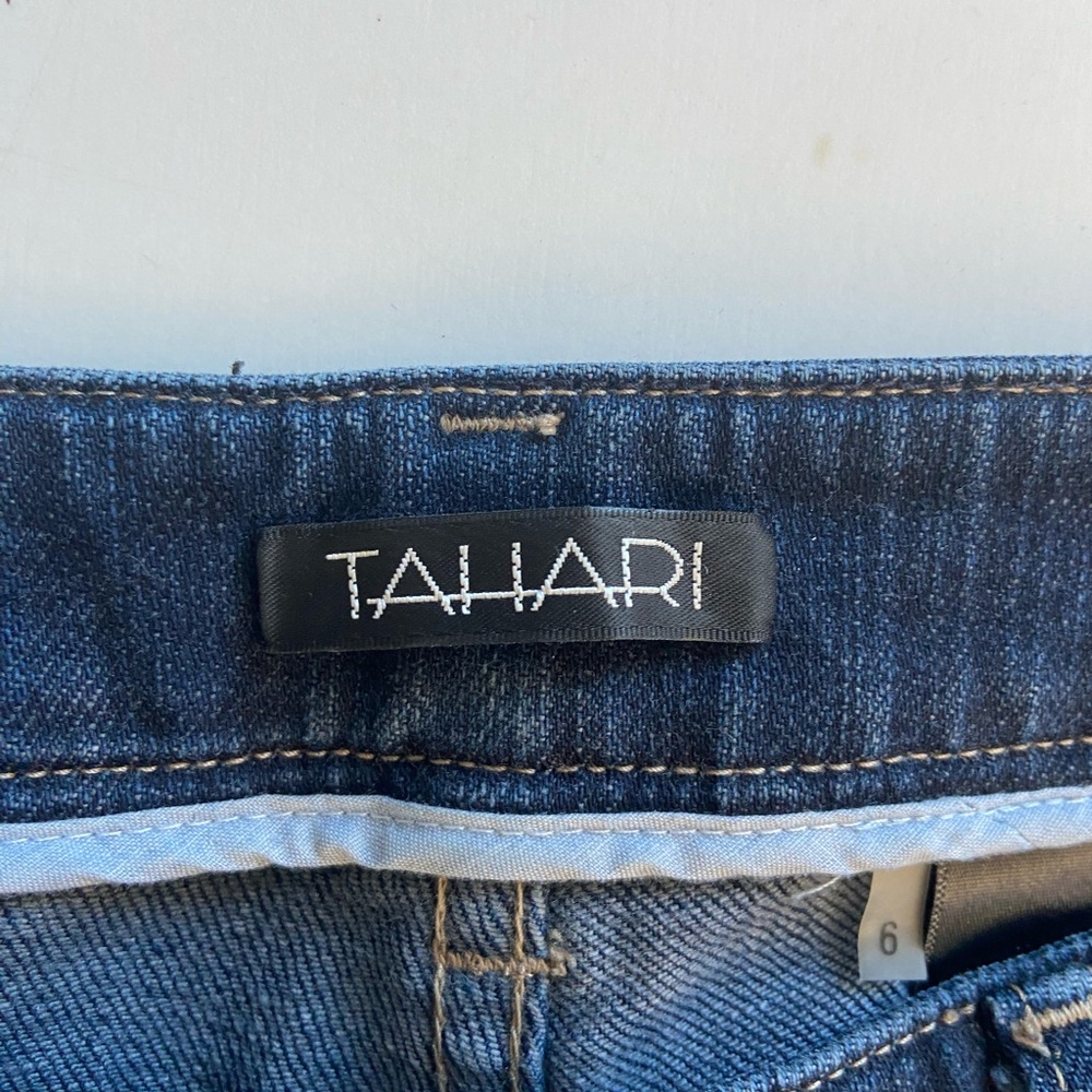 Tahari womens jeans size 6 dark wash denim closet staple straight leg - Picture 2 of 6